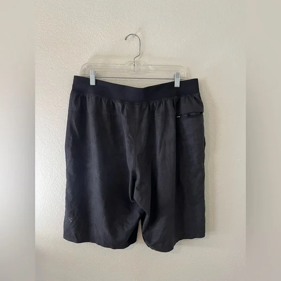 lululemon athletica Dark Gray black Men's Shorts - Picture 2 of 5